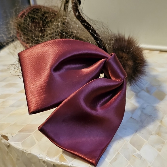 Vintage 40s 50s Fascinator Hat Brown Velvet and Red Satin with Tulle and Fur - Picture 4 of 8